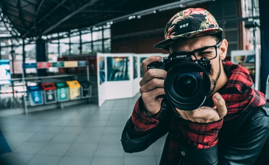 guy_scarf_photographer.jpg