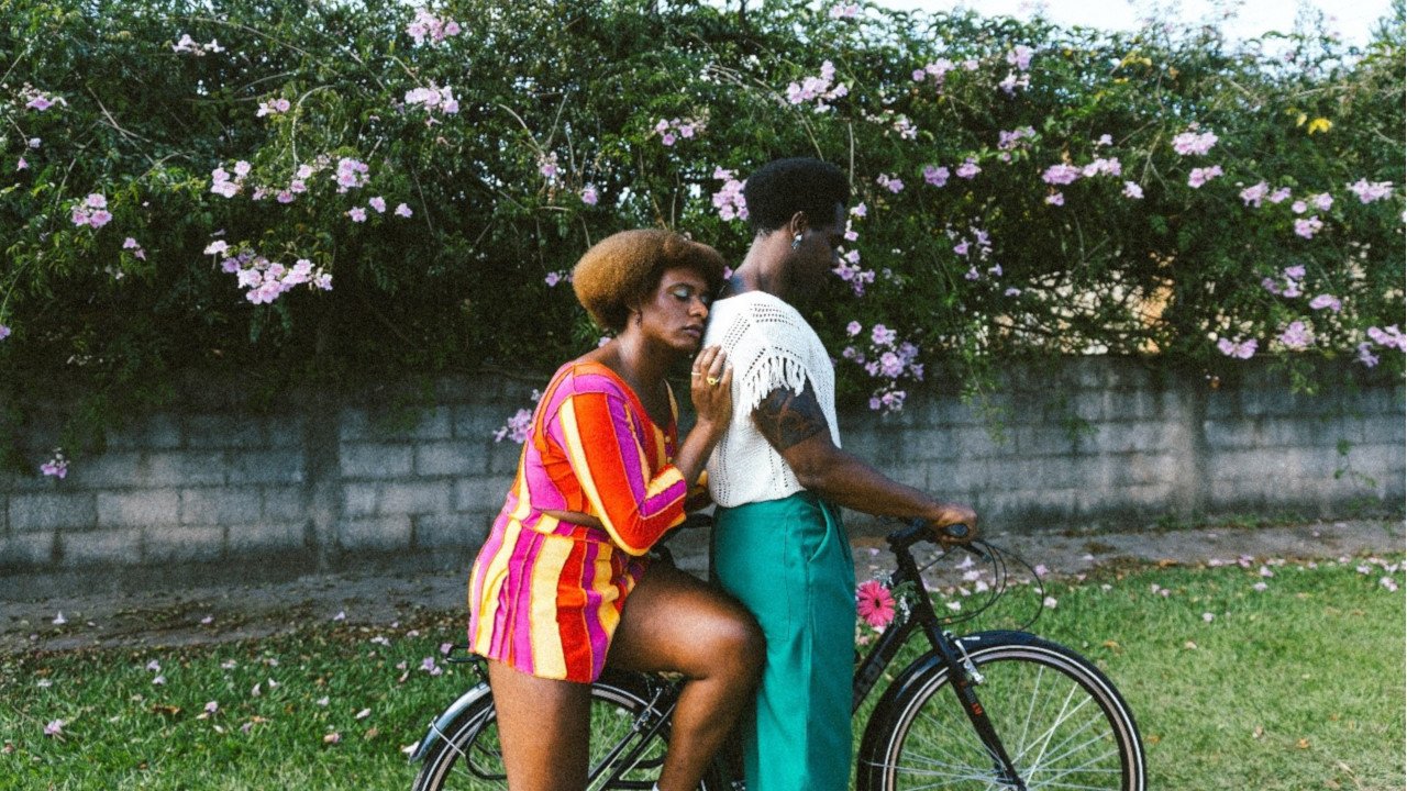 liniker-clipe-caloi