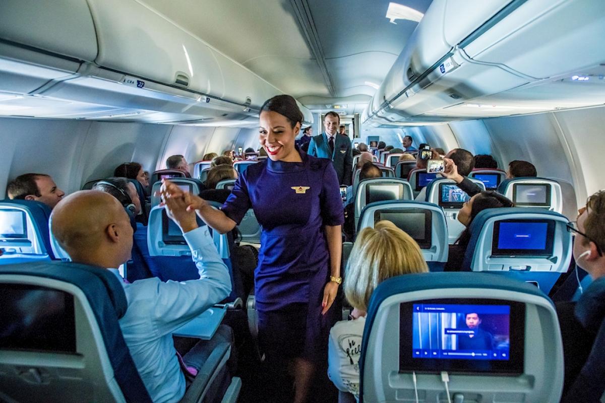 N8Small_Flight-Attendant-mid-air-fashion-show-2018