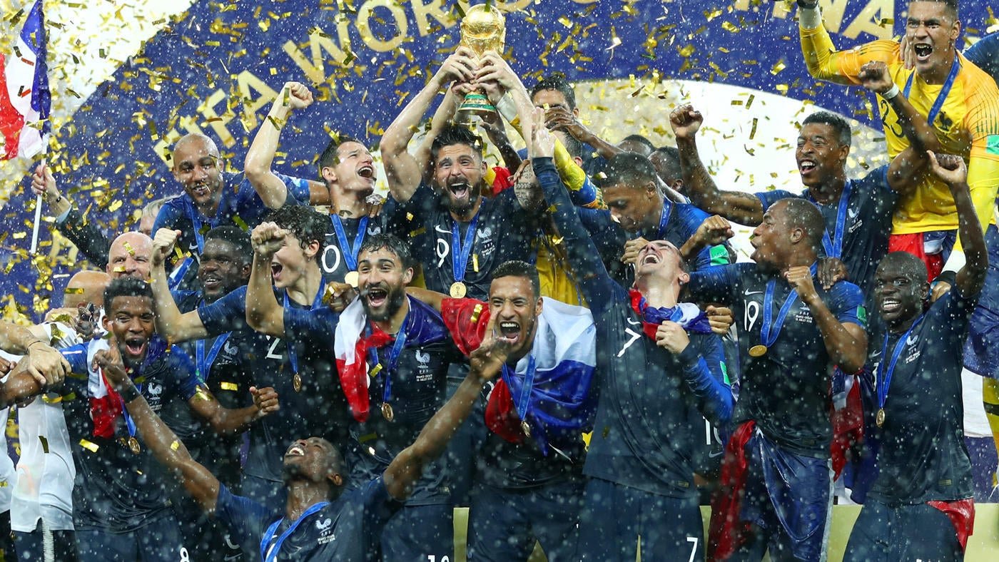 gettyimages-999517790-france-world-cup-2018-trophy