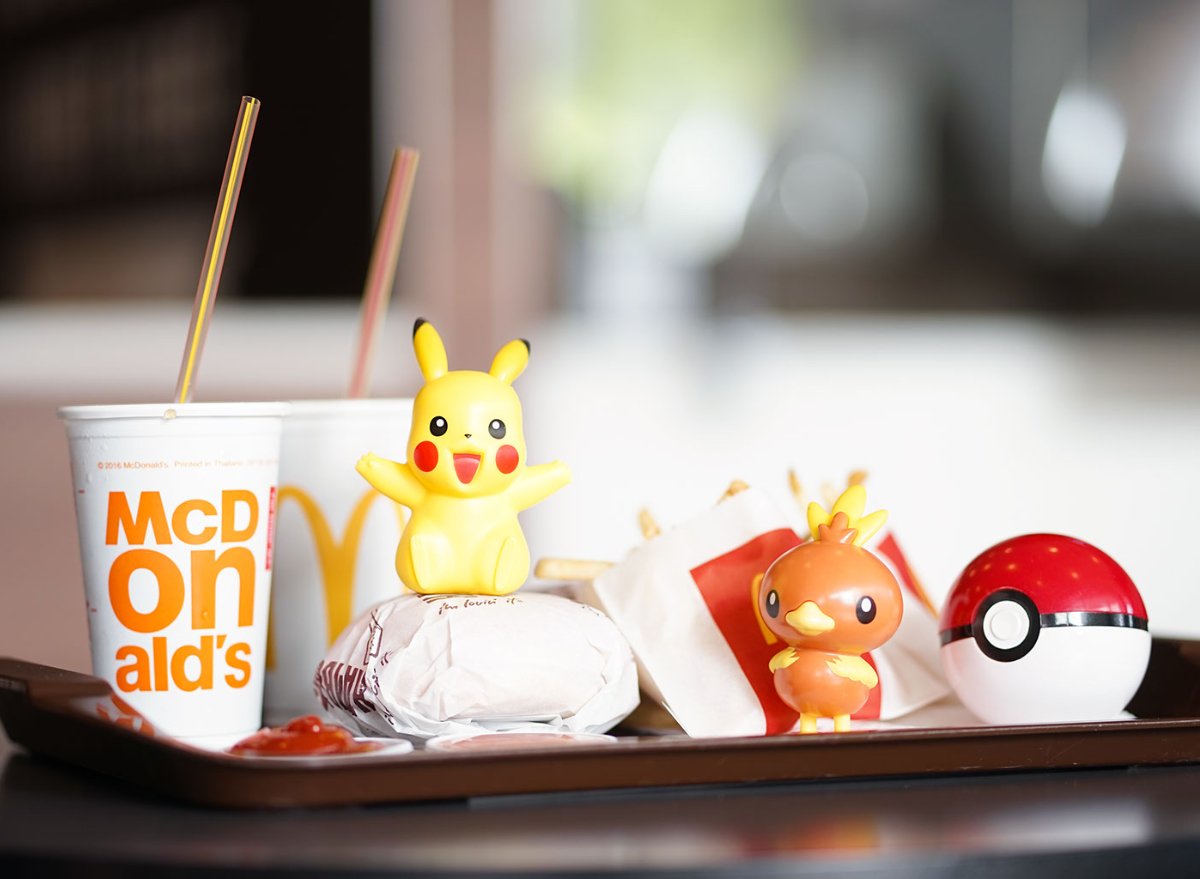 mcdonalds-happy-meal-on-tray