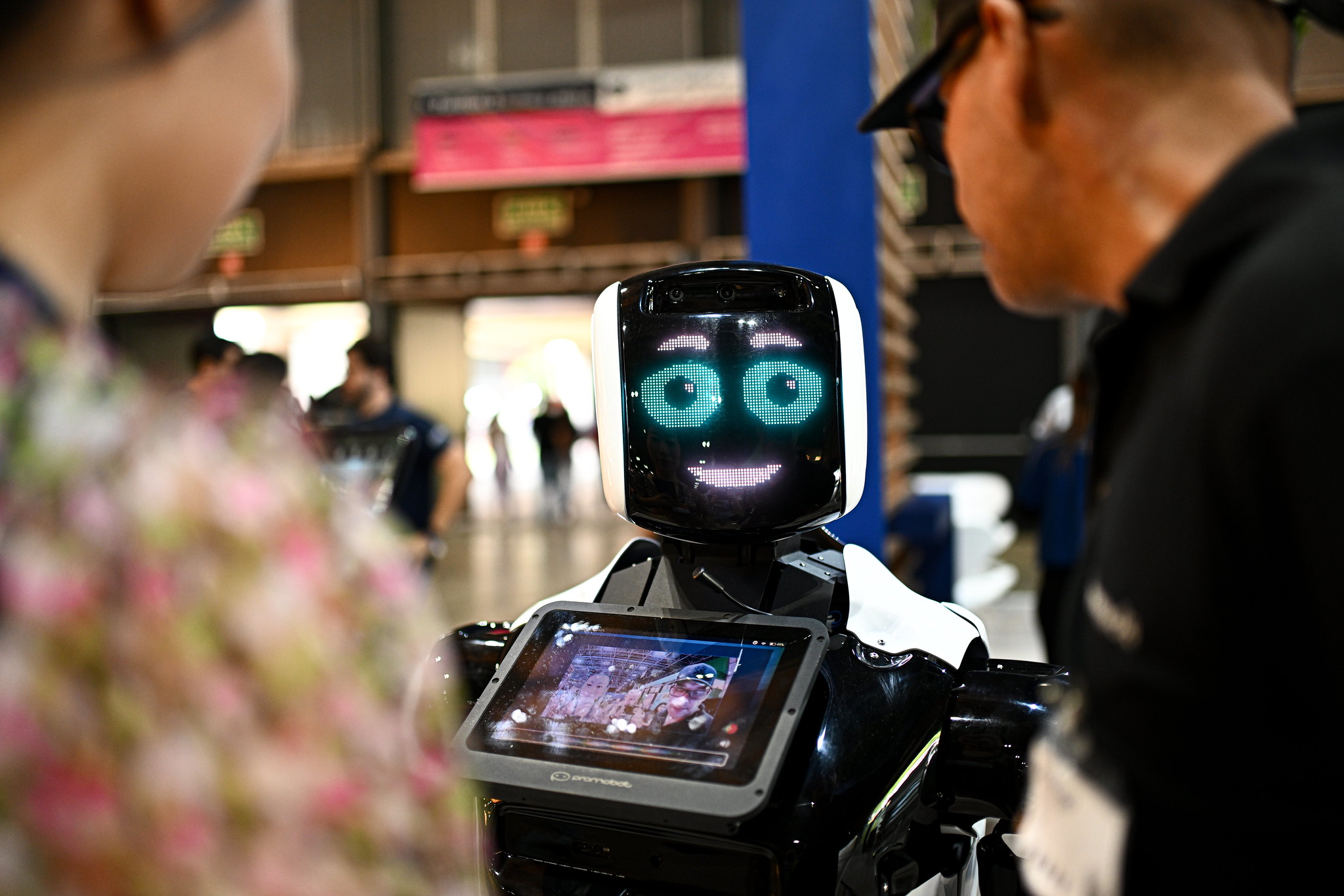 robot-assistant