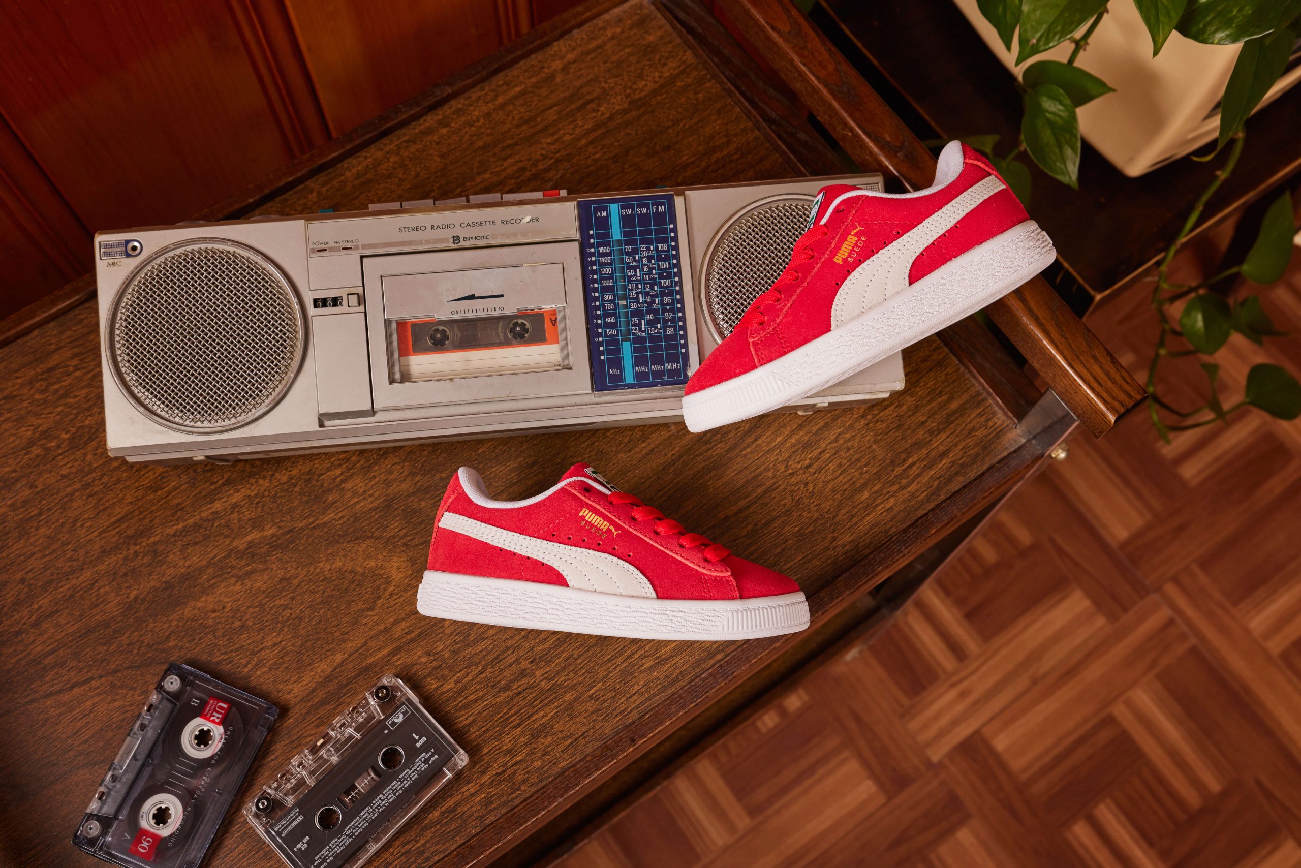 23AW_SP_Forever-Classic-Product_Suede-Red-White-PreK_Kids_0037